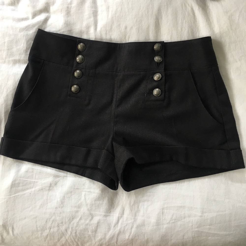 Sailor button shorts